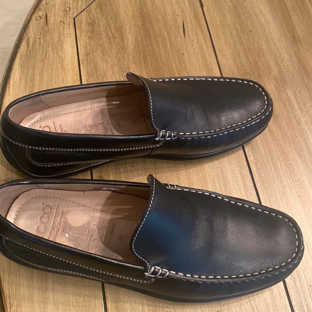 Mens Ecco leather size 9 loafers